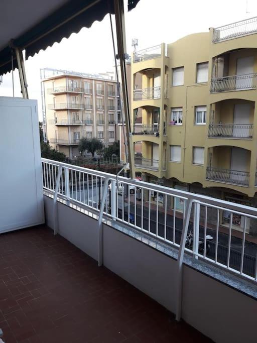 Appartamento Vittoria Pietra Ligure Exterior foto